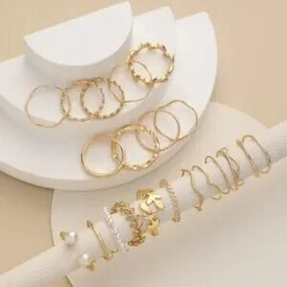Jewelry - Gold 20pc Flower Leaf Ring Set
